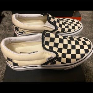 Checkered black and white vans size 4